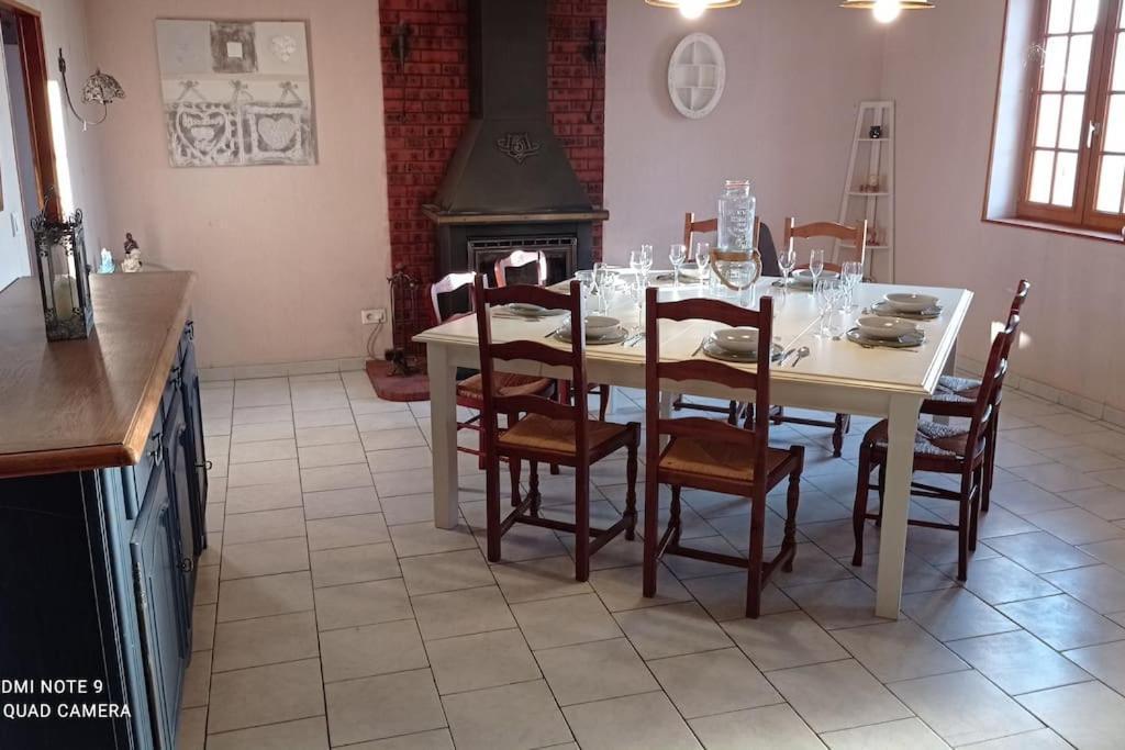 Maison De Ferme Au Calme Jusqu'A 10 Personnes Gannay-sur-Loire Exterior foto